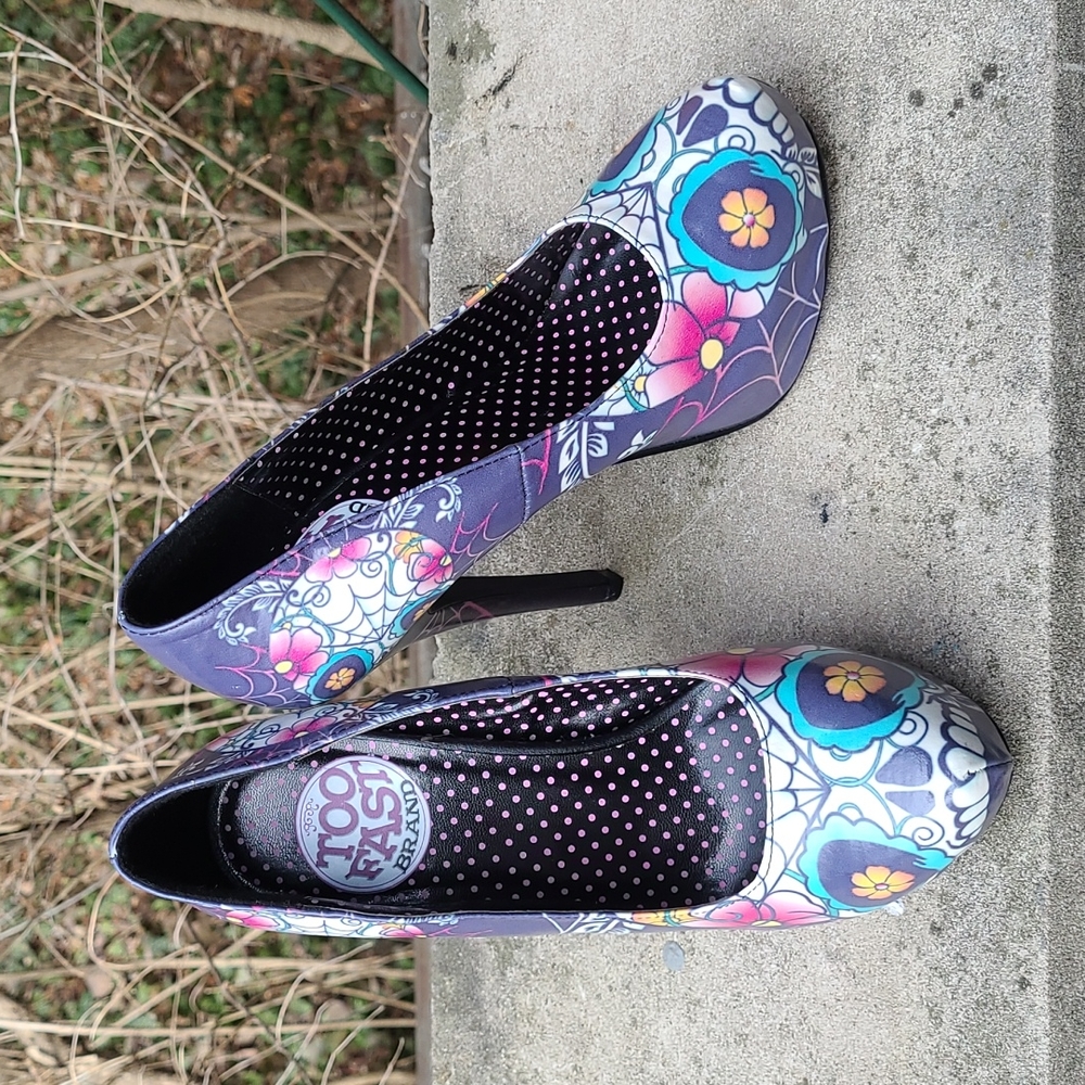 Too fast sugar skull shoes size 6